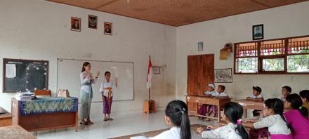 PENDAMPINGAN PENYULUH BAHASA BALI DI SDN 2 KAYUPUTIH